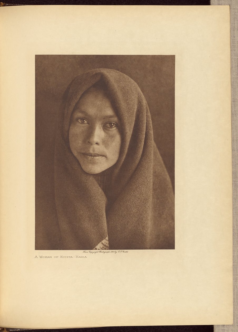 Egy kiustai nő - Haida alkotó: Edward S. Curtis