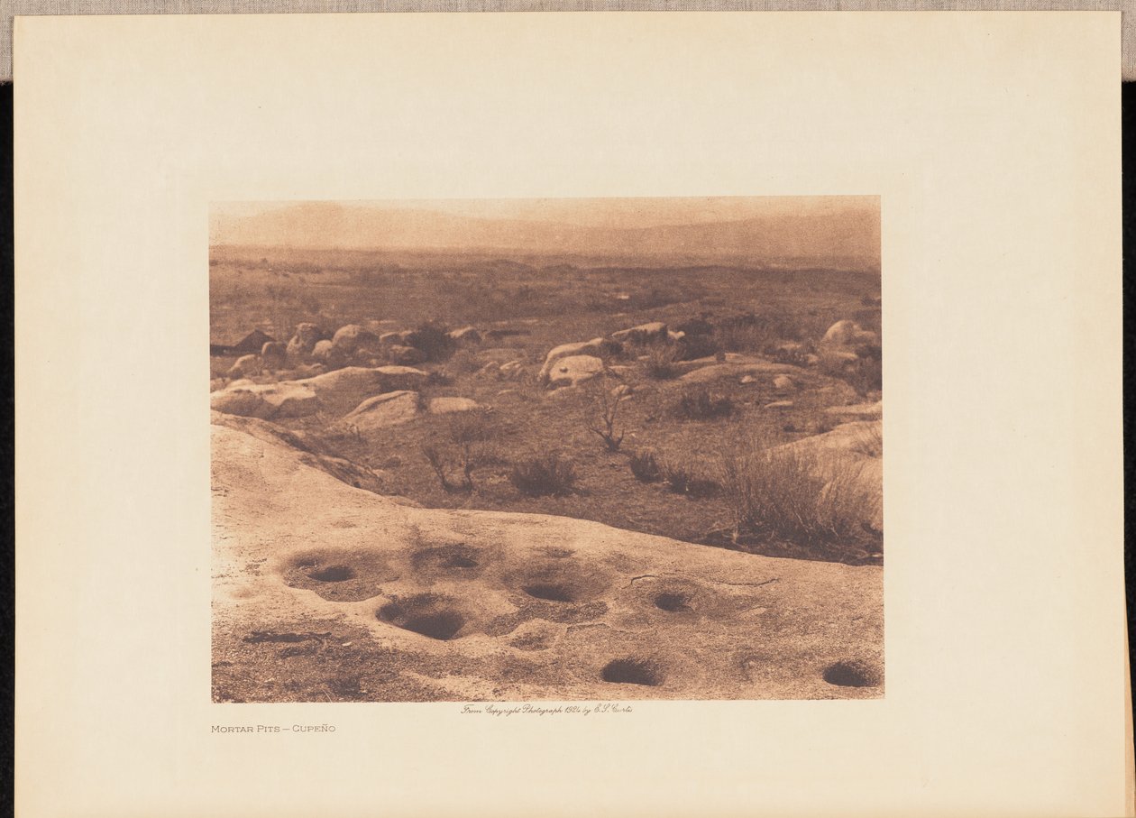 Mozsárgödrök - Cupeño alkotó: Edward S. Curtis