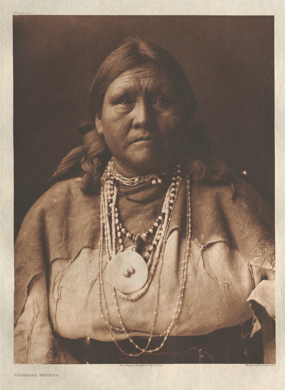 I. portfólió, 23. tábla: Jicarilla Matróna alkotó: Edward S. Curtis