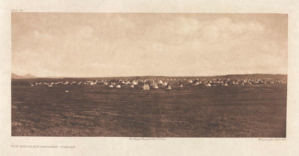 Portfolio VI, 192. tábla: Sun Dance Campment – Piegan alkotó: Edward S. Curtis