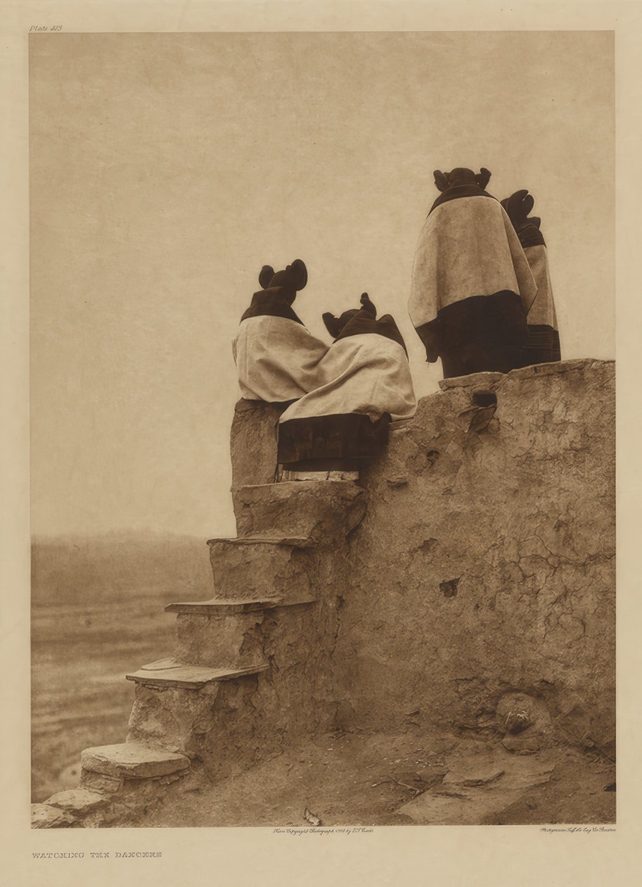 A táncosok figyelése alkotó: Edward S. Curtis