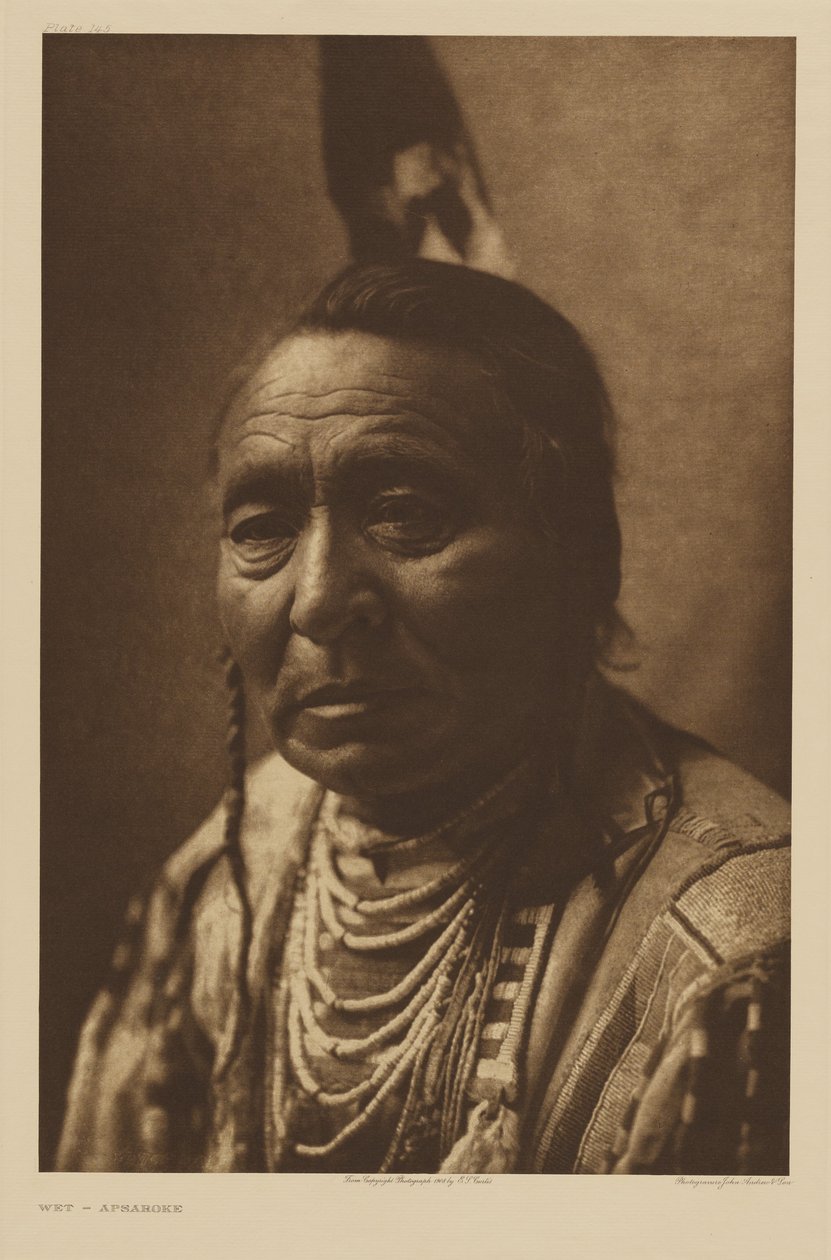 [Wet – egy Apsáalooke férfi] alkotó: Edward S. Curtis
