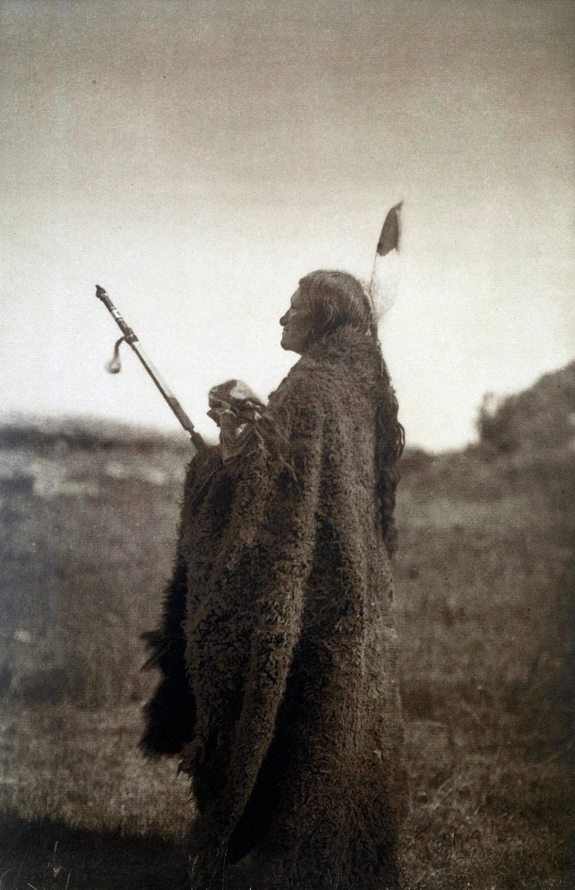 Amerikai indiánok: Egy harcos portréja ünnepi ruhában alkotó: Edward Sheriff Curtis