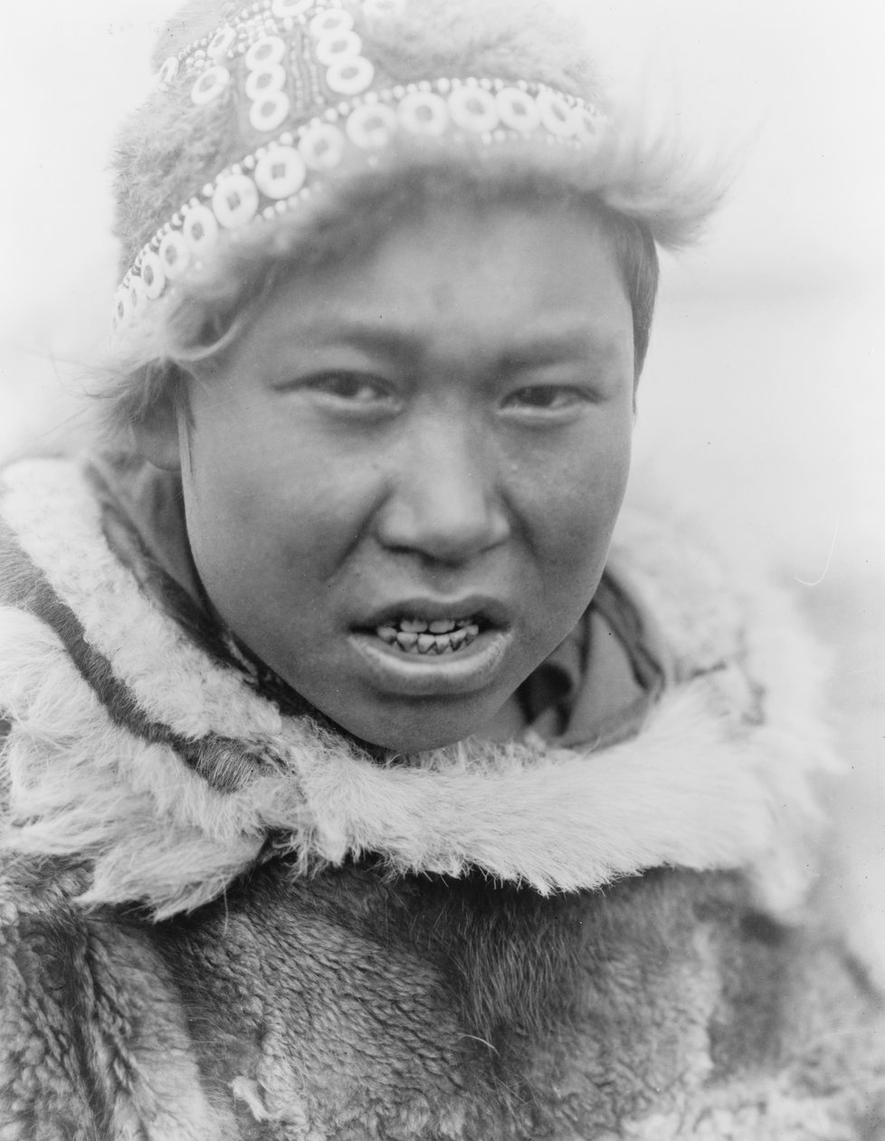 Egy eszkimó fiatal az alaszkai Hooper Bay-ből, 1929 körül (f/w fotó) alkotó: Edward Sheriff Curtis