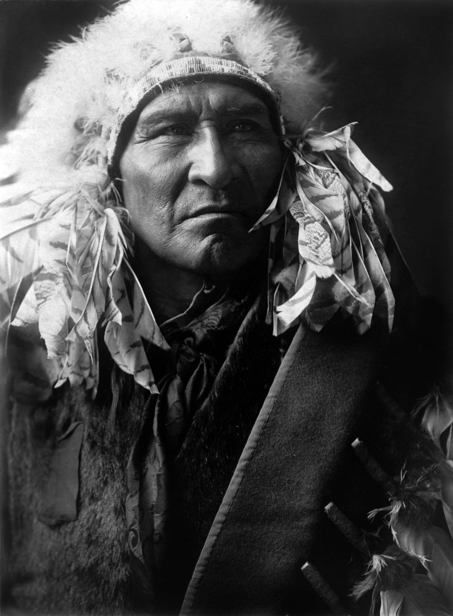 Kenyér, Apsaroke indiai, c. 1908, fotó Edward S. Curtis alkotó: Edward Sheriff Curtis