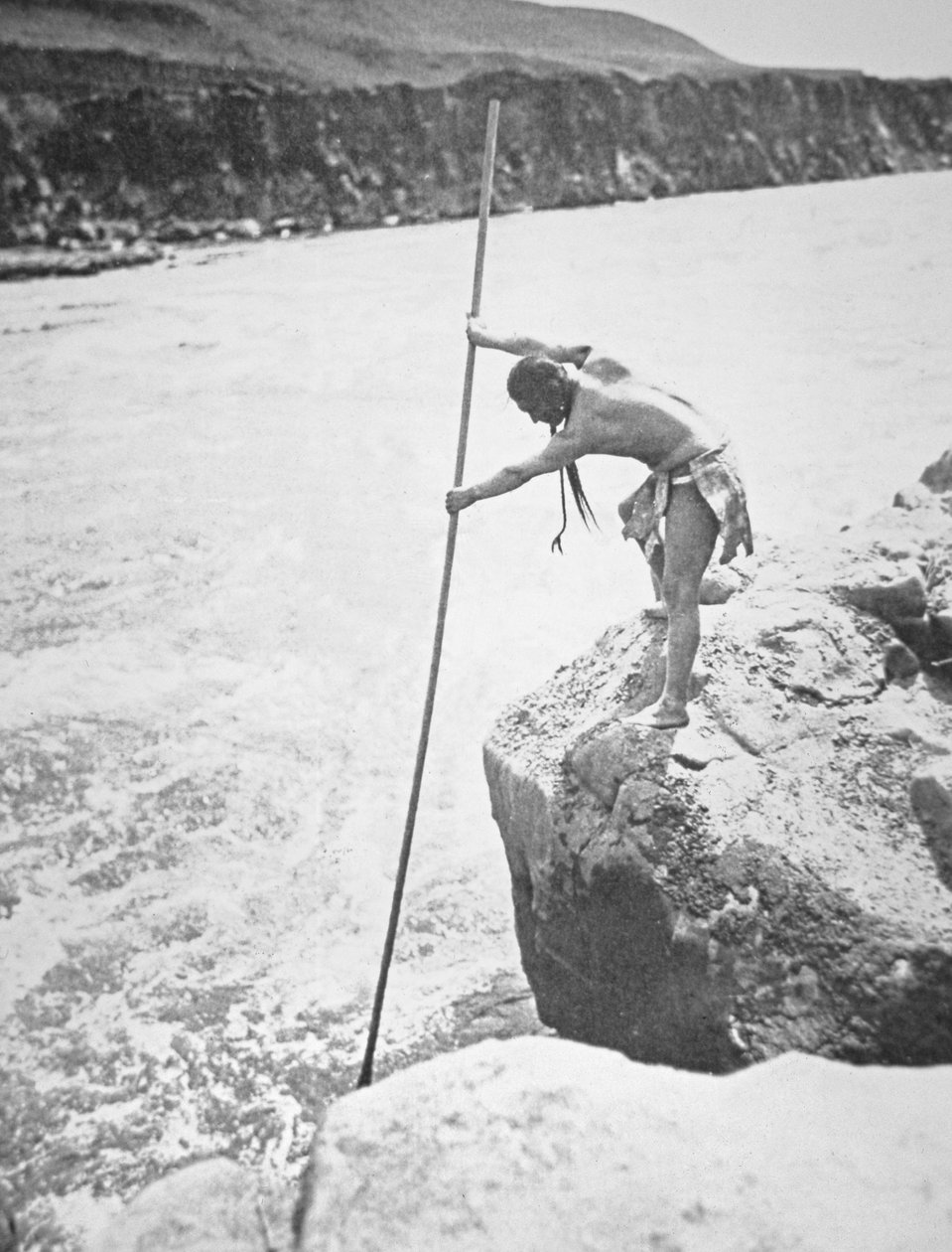 Chinook People Spearing lazacot a Columbia folyóban (f/w fotó) alkotó: Edward Sheriff Curtis