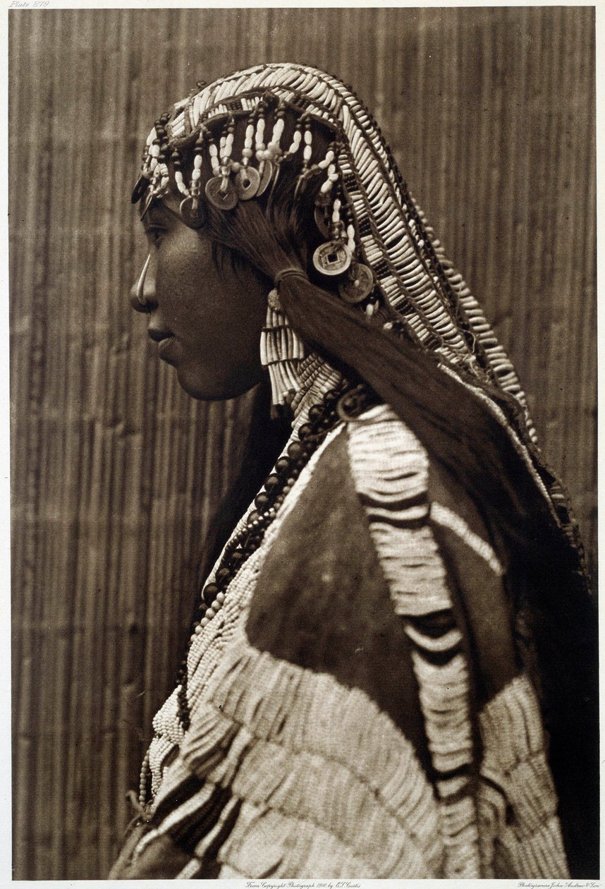 Amerika indiánja: „” Indián lány portréja”” Az amerikai Edwards Curtis (1868-1952) fényképe, XX. század. La Rochelle, Újvilág Múzeum alkotó: Edward Sheriff Curtis