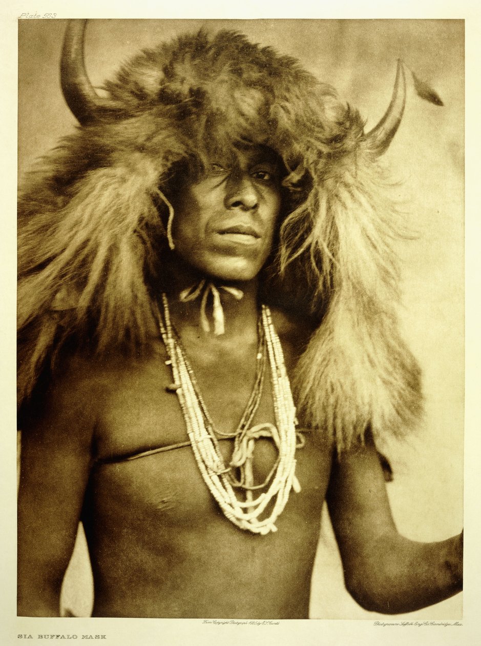 Mindkettő Buffalo Mask alkotó: Edward Sheriff Curtis