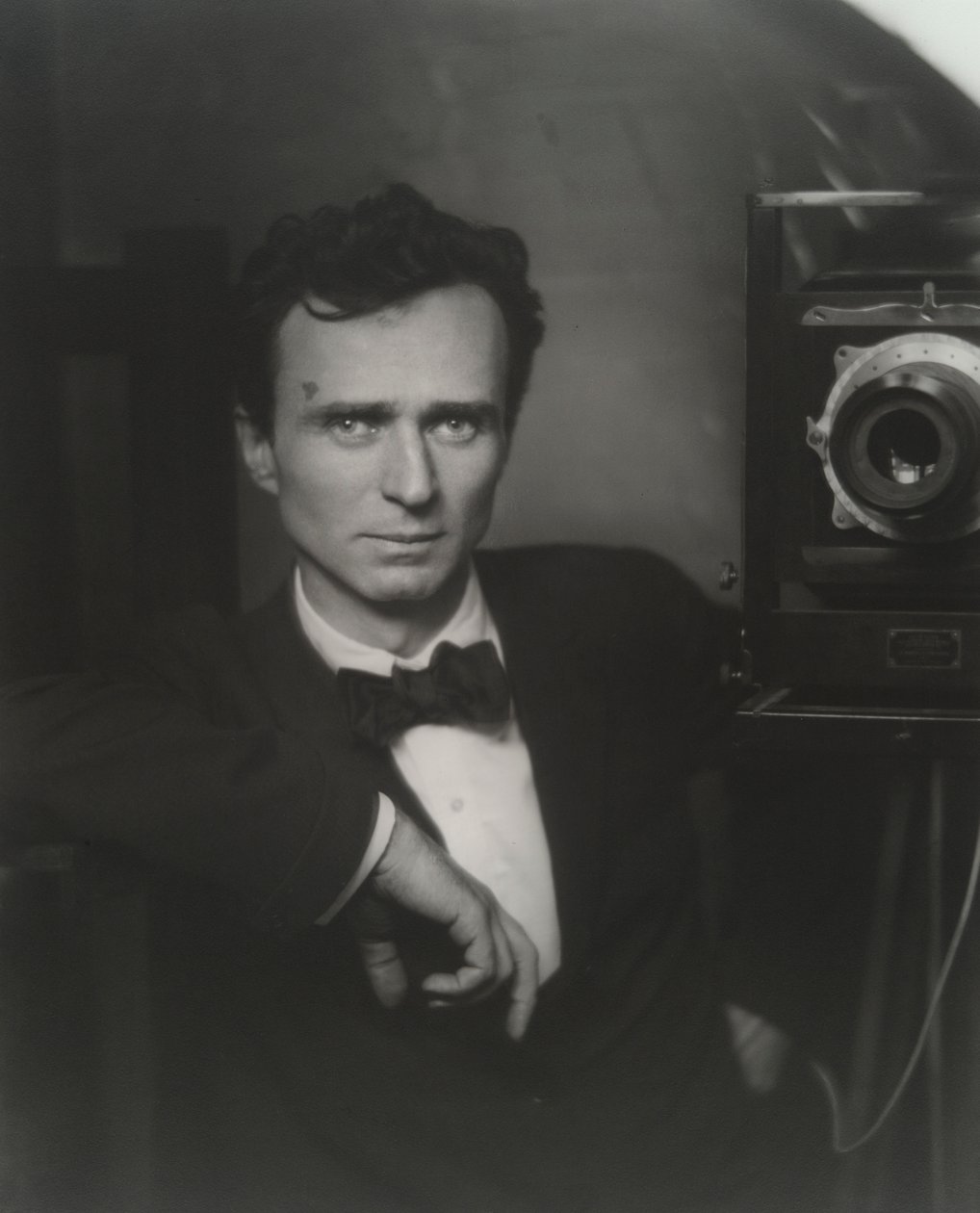 Önarckép stúdió kamerával alkotó: Edward Steichen