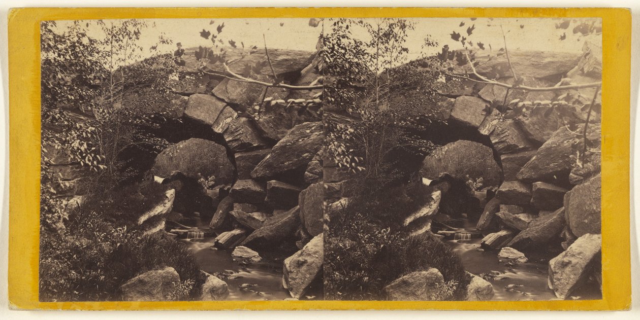 Central Park. Rusztikus kőhíd, amely átviszi a Drive-ot a Séta és a Patak felett, a park északi végén. alkotó: Edward and Henry T. Anthony and Co.