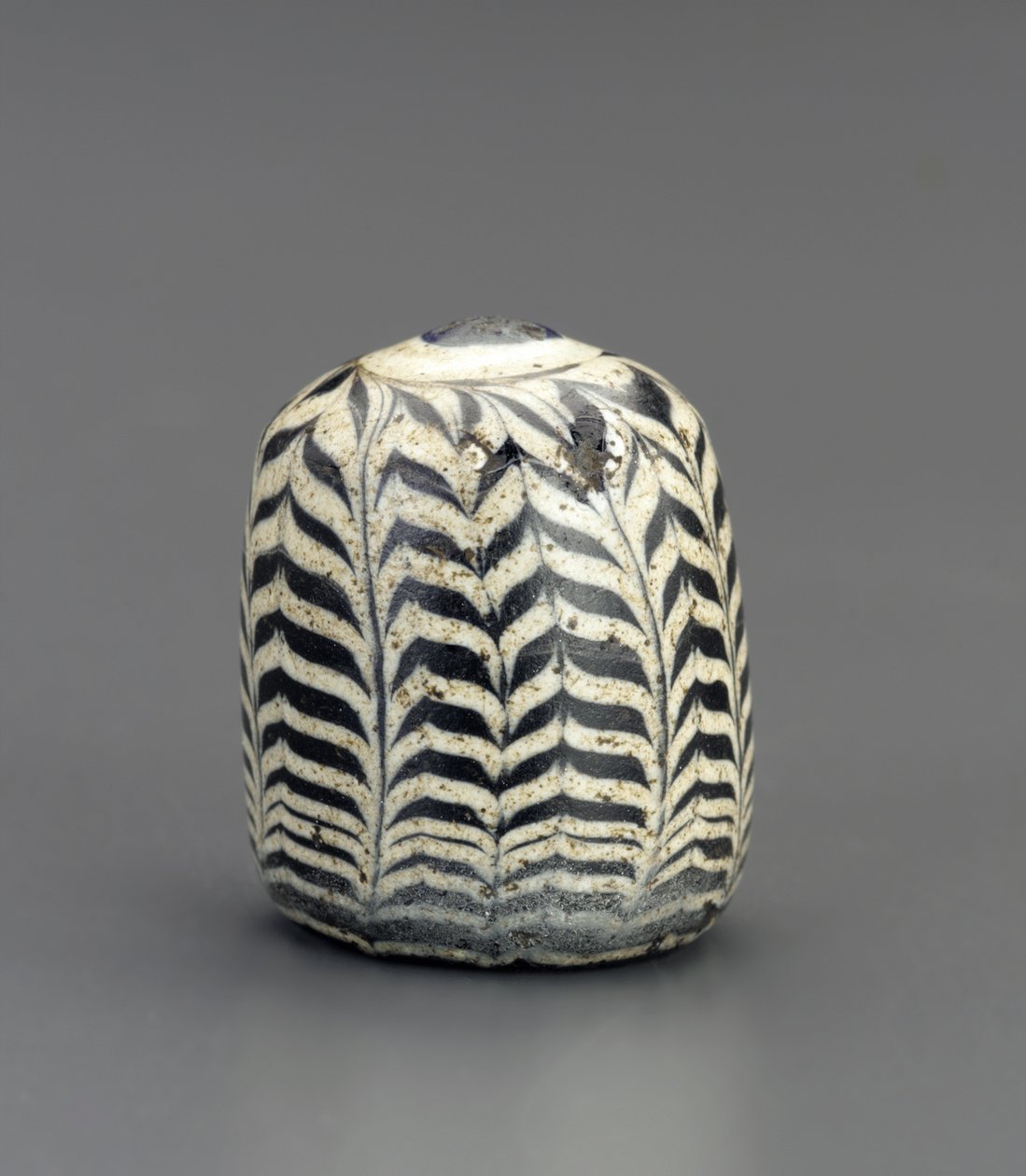 Sakkfigura, Fátimida-dinasztia, 10-12. század (üveg) alkotó: Egyptian