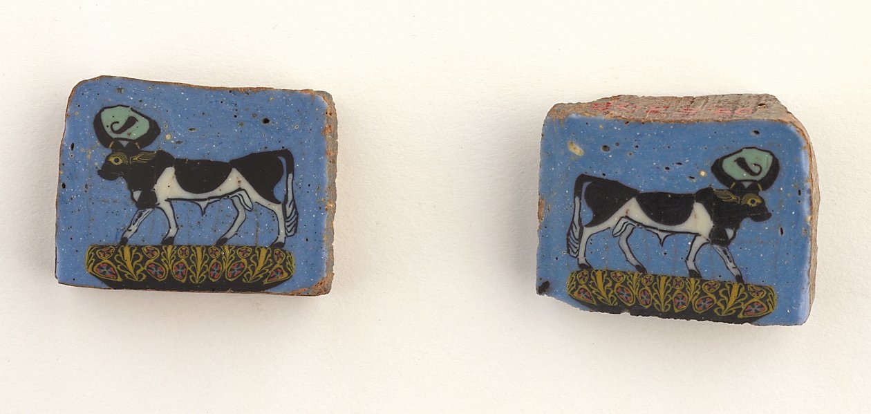 Egy apis vagy memphisi szent bika mozaiktáblái, a ptolemaioszi időszaktól a római korig, ie 100-tól i.sz. 100-ig (üveg) alkotó: Egyptian