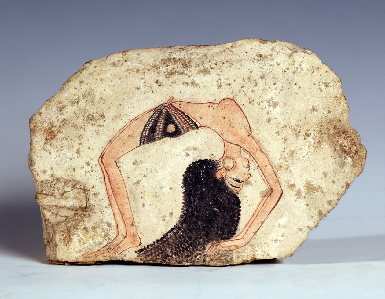 Egy falfestmény töredéke, amely egy akrobatikus táncosnőt ábrázol, aki az udvarban szórakozik (New Kingdom) Deir-El Medinából alkotó: Egyptian 19th Dynasty
