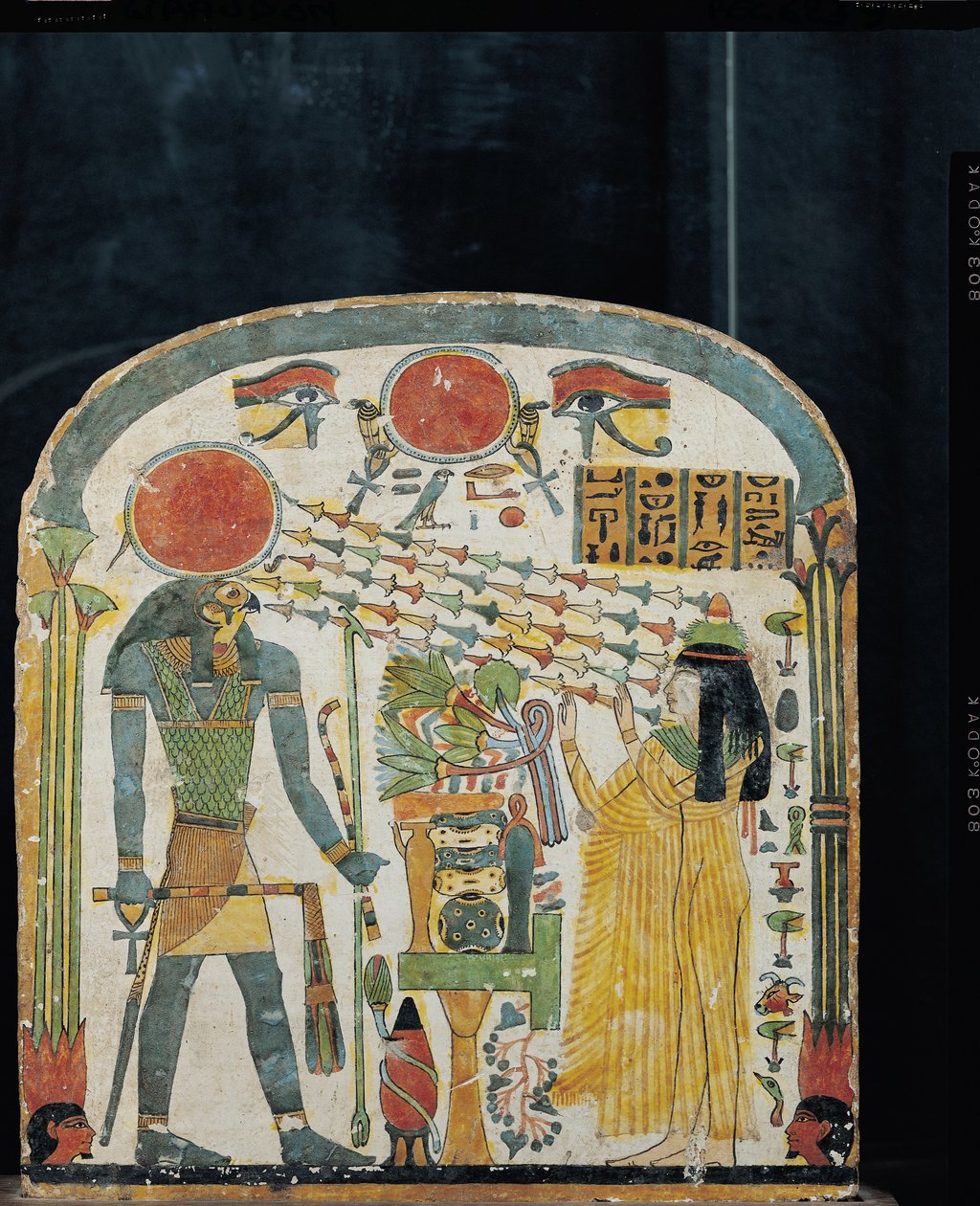 A Lady Taperet sztéléje Re-Horakhty előtt, ie 1000 körül (stukkós és festett fa) alkotó: Egyptian 22nd Dynasty