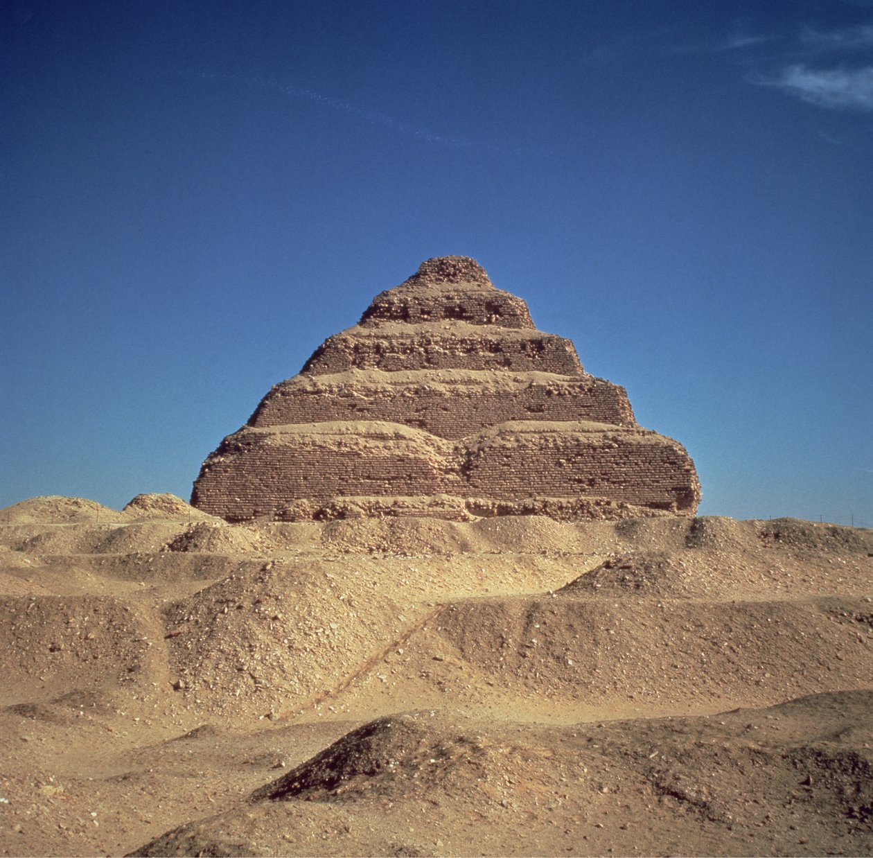 Dzsoser király lépcsős piramisa, ie 2630-2611 körül alkotó: Egyptian 3rd Dynasty
