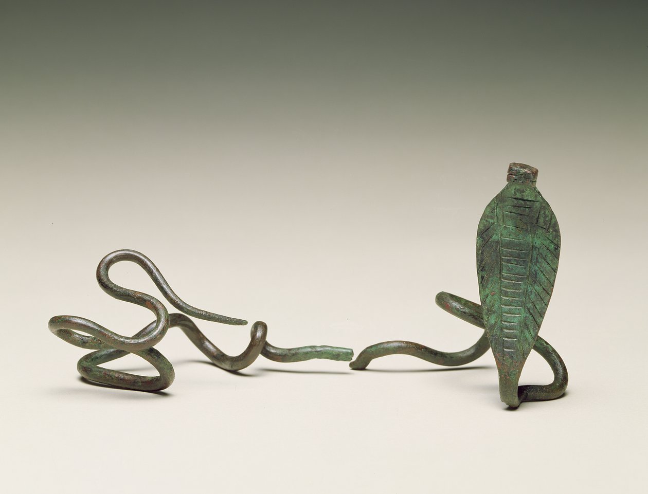 Ureusz formájú pálca, a Ramesseum 5. sírjából, Théba, Középbirodalom, ie 1773-1650 (rézötvözet) alkotó: Egyptian 13th Dynasty
