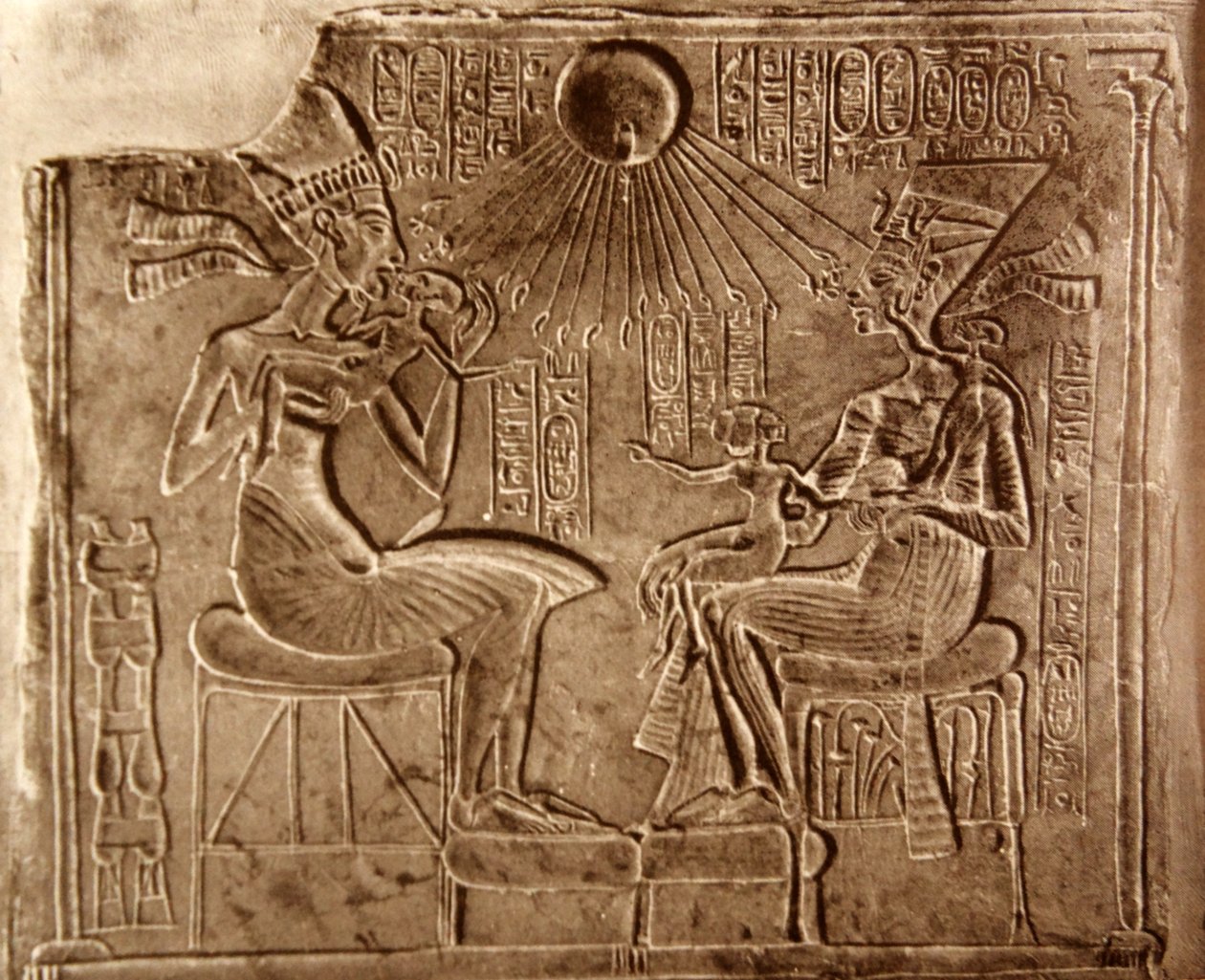 Ehnaton és családja, Akhetatonból (a mai Tell el-Amarna). alkotó: Egyptian 18th Dynasty