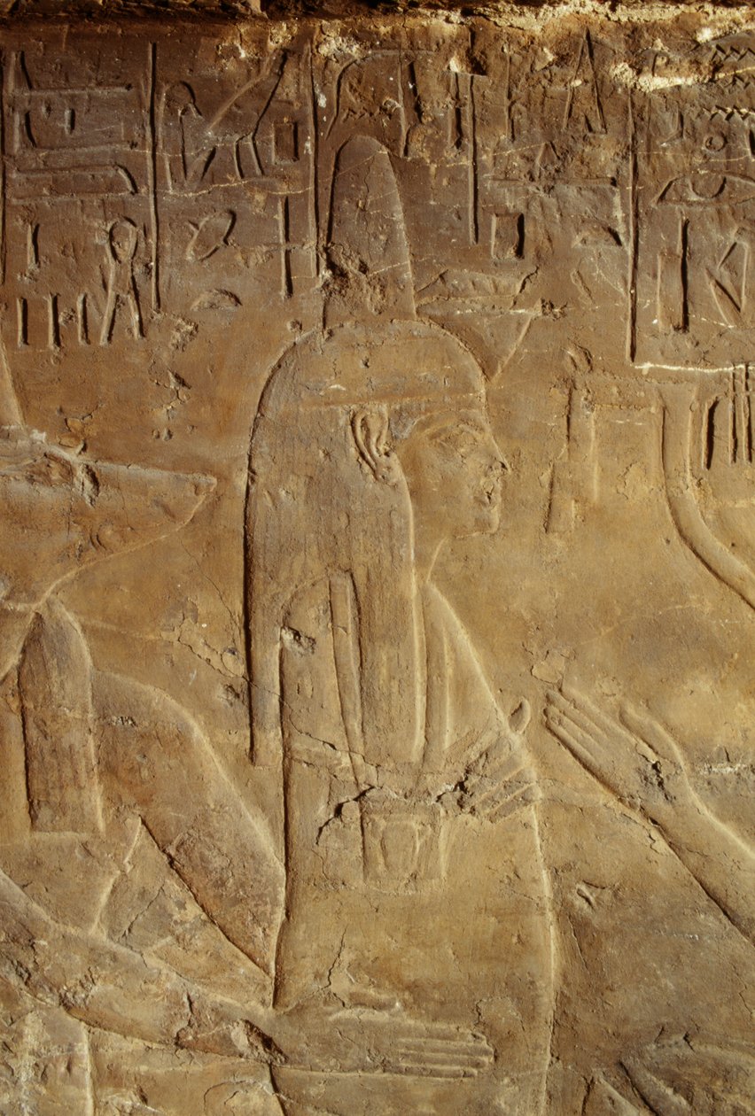 Anubisz tartja a múmiát, dombormű Maia, Tutanhamon dajkája sírjából, Szakkara, Egyiptom, Egyiptomi civilizáció, Újbirodalom, XVIII. dinasztia, részlet alkotó: Egyptian 18th Dynasty