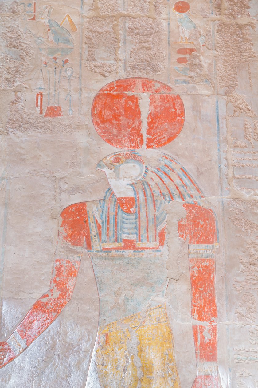 Ra napisten domborműves faragása, Deir Al Bahari Hatsepszuti temploma, Luxor, Egyiptom (fotó) alkotó: Egyptian 18th Dynasty