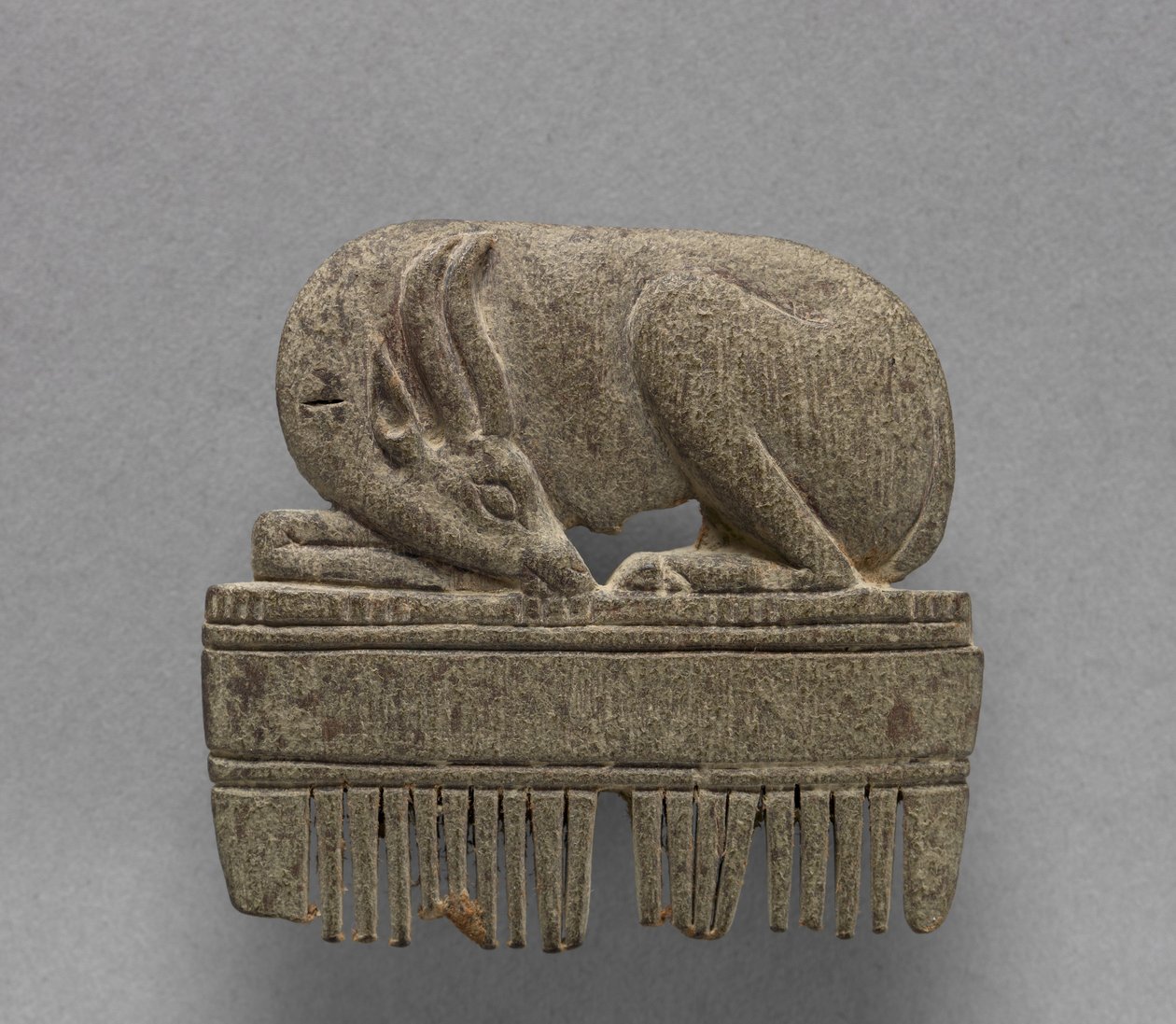 Fésű gazellával, Kr.e. 1391-1353 körül alkotó: Egyptian 18th Dynasty