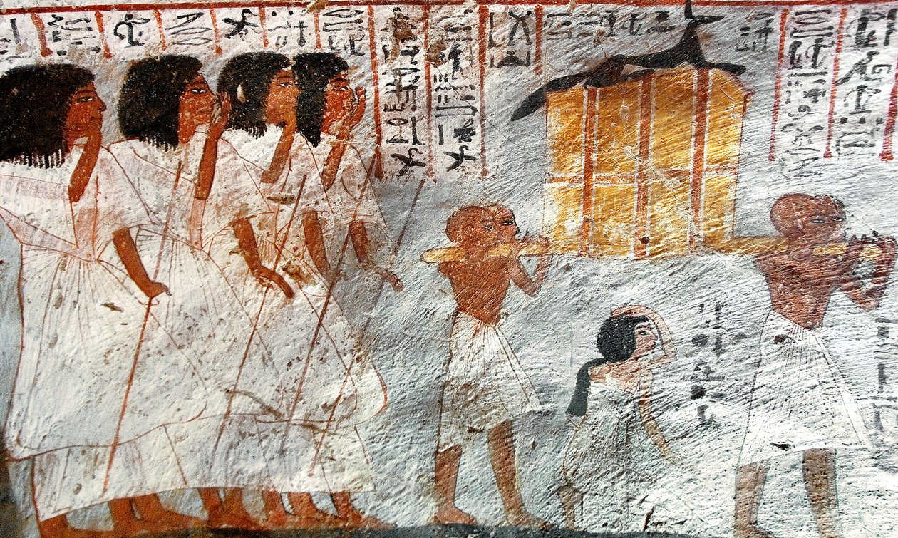 Egyiptomi ókor: felvonulás az elhunyt zsigereinek összegyűjtésére használt lombkoronás edények hordozóival. Roy sírjának festménye alkotó: Egyptian 18th Dynasty