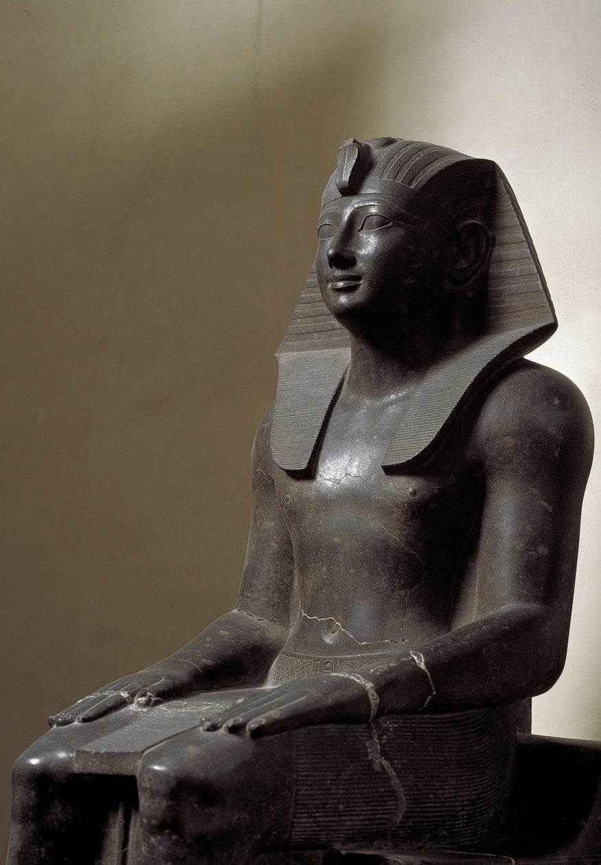 Egyiptomi ókor: III. Thutmosis (Tuthmosis vagy Thutmus) uralkodót (Kr. e. 1479-1425), az egyiptomi fáraót ábrázoló basanit szobra. Homályos. 192 cm. 18. dinasztia. Torino, egyiptomi múzeum alkotó: Egyptian 18th Dynasty