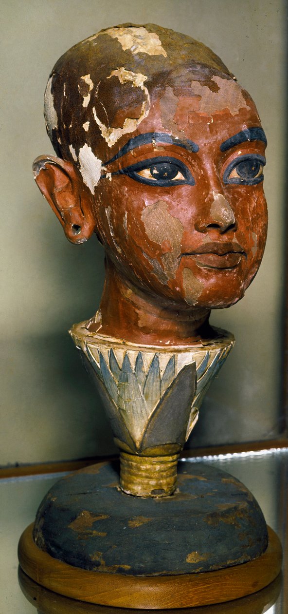 Egyiptomi antiquitis: a fiatal fáraó, Tutanhamon (mind-Ankh-amun vagy Tutankhamon) portréja lótuszlevéllel megtámasztva. Festett fafaragás. Tutanhamon trezorától. Egyiptomi Múzeum, Kairó. alkotó: Egyptian 18th Dynasty