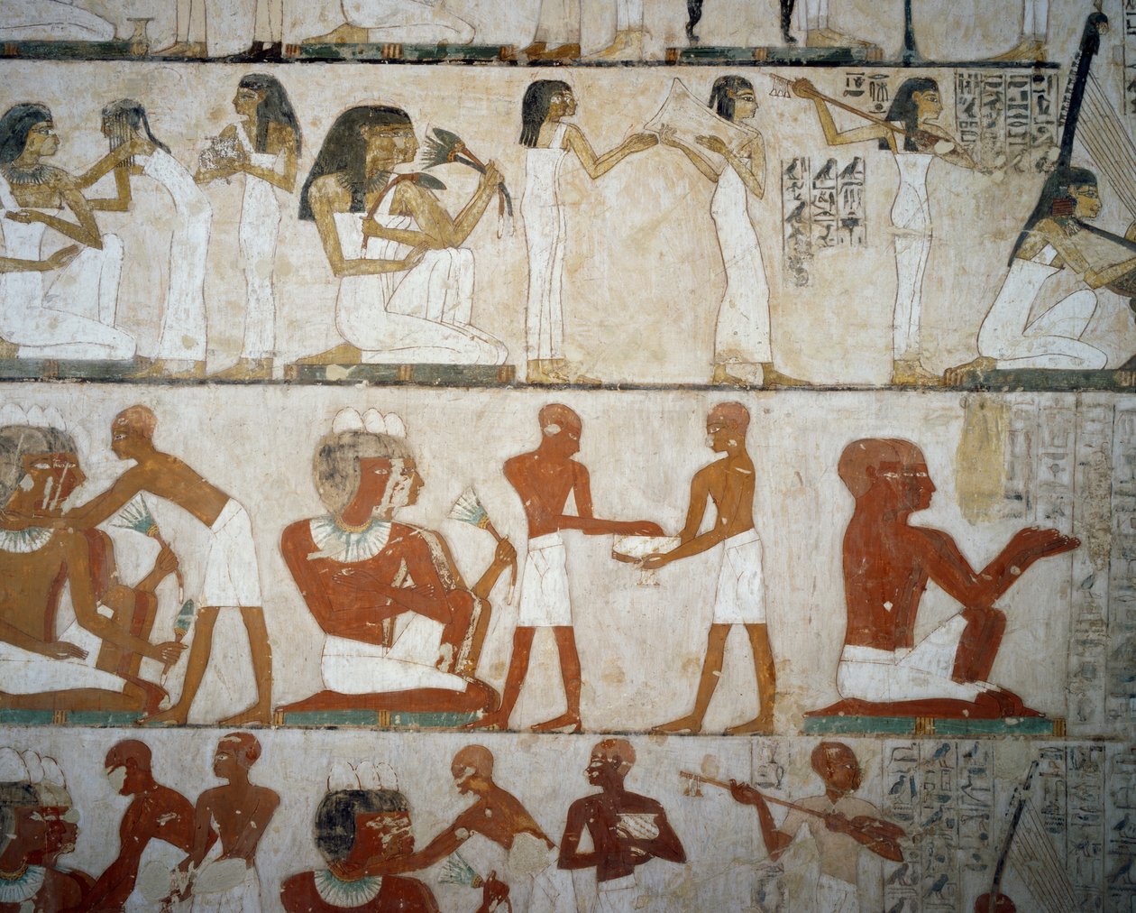 Temetési lakoma női zenészekkel, ékszerekkel díszítő hölgyekkel, férfiakkal és zenészekkel, Rekhmire sírja, Abd el Qurnah sejk nekropolisza, Luxor, Théba (az Unesco világörökségi listája) alkotó: Egyptian 18th Dynasty