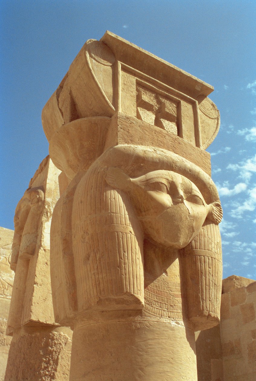 Hathor fejű oszlop, a Hathor kápolnából, Hatsepszuti templomból, Új Királyság, Kr.e. 1552-1296 alkotó: Egyptian 18th Dynasty