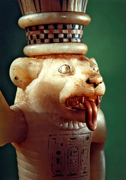 Pleomorf unguent váza, Tutanhamon sírjából, Új Királyság (alabástrom) (391031 részlet) alkotó: Egyptian 18th Dynasty