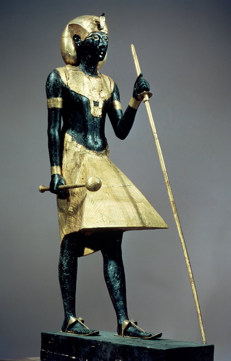 Életnagyságú király szobor, Tutanhamon sírjából (Kr. e. 1370-52) Új Királyság (aranyozott fa, fekete gyantával borítva) alkotó: Egyptian 18th Dynasty