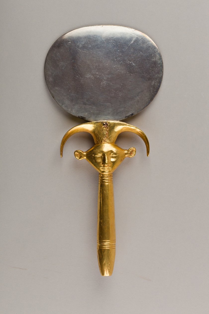 Tükör fogantyúval Hathor-embléma formájában, c. ie 1479–1425 (ezüst, fa és arany) alkotó: Egyptian 18th Dynasty