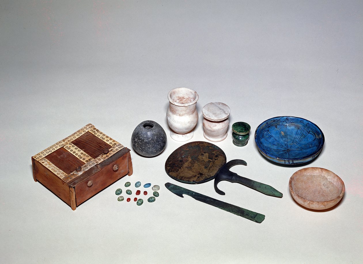 Tárgyak eltávolítása egy egyiptomi hölgy sírjából, az 1723-as sírcsoportból, Sidmant el-Gebelből, Új Királyság alkotó: Egyptian 18th Dynasty