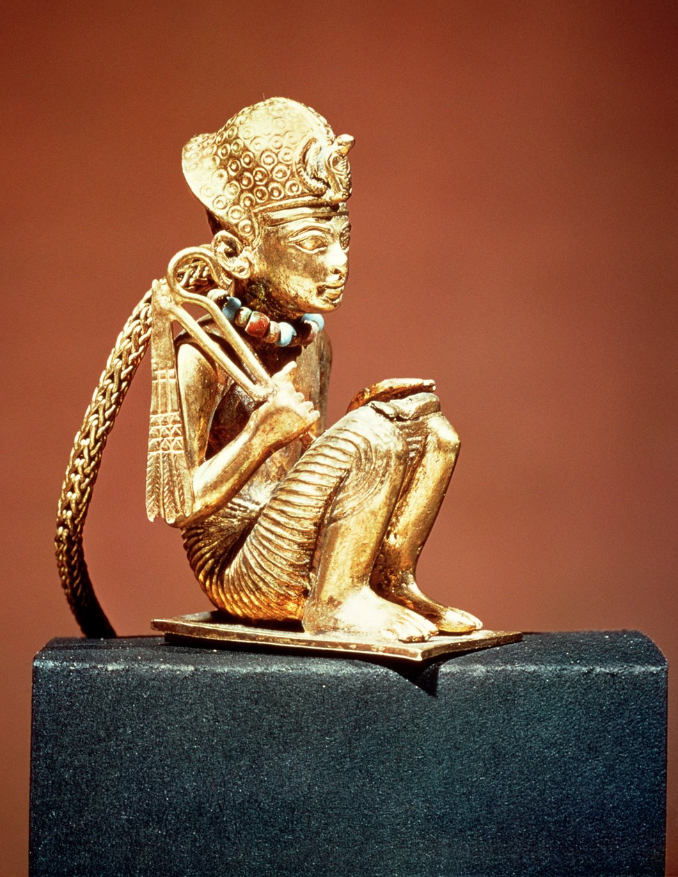 Amenophist (Kr. e. 1403-1365) ábrázoló medál Tutanhamon sírjából, Új Királyság (arany) (lásd még: 391019) alkotó: Egyptian 18th Dynasty