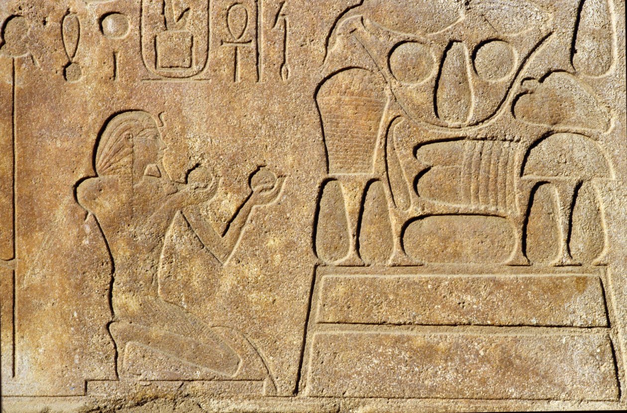 Hatsepszut királynő (Kr. e. 1503-1482) az áldozati asztal előtt térdelve, Amun temploma, Új Királyság alkotó: Egyptian 18th Dynasty