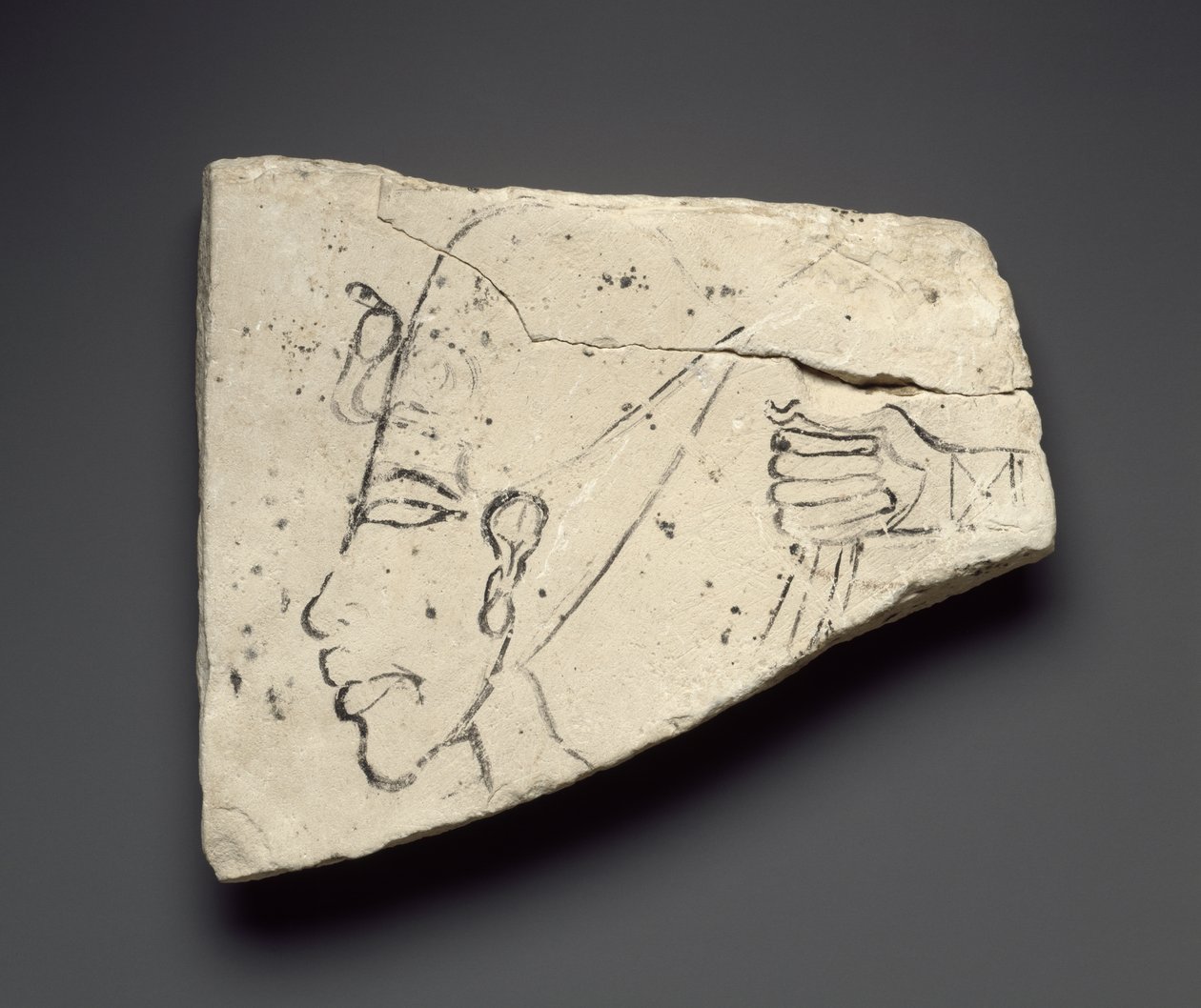 Vázlatok Ehnaton fejéről és kezéről, a Tell el-Amarna-i Nagy Palotából (mészkő) alkotó: Egyptian 18th Dynasty