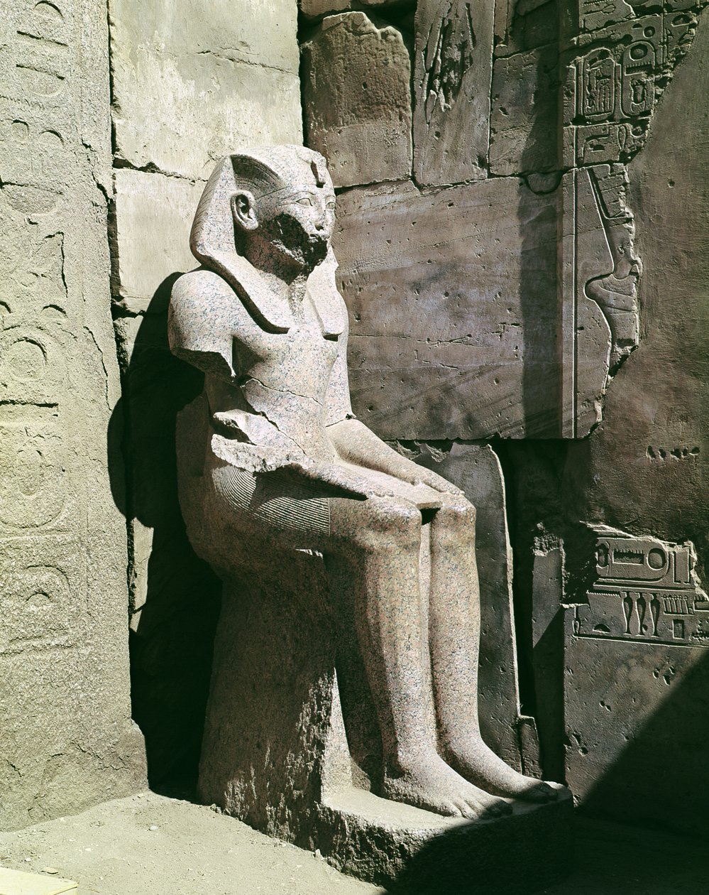 III. Tuthmosis szobra (i.e. 1490-39) Újbirodalom (gránit) alkotó: Egyptian 18th Dynasty