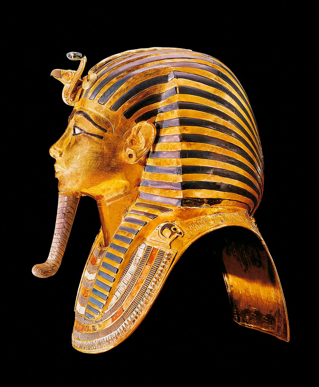 Tutanhamon arany maszkja. Kr.e. 1340 körül All-Ankh-Amon (Tutankhamon vagy Tutankhamon) sírjából, a Királyok Völgyéből, Deir el Bahariból (Dayr al-Bahri). Kairó. egyiptomi múzeum. alkotó: Egyptian 18th Dynasty