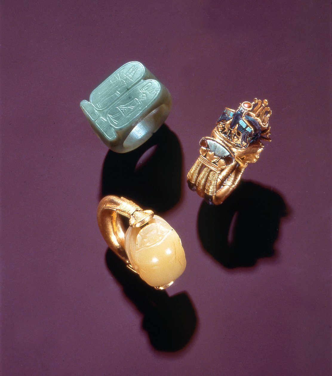 Három gyűrű, Tutanhamon sírjából (Kr.e. 1370-1352) Új Királyság (arany) alkotó: Egyptian 18th Dynasty