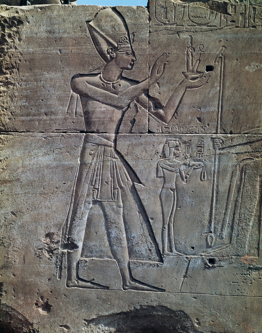 Thutmose III, dombormű, Amun templom, Karnaki templomkomplexum (Unesco Világörökség listája) alkotó: Egyptian 18th Dynasty