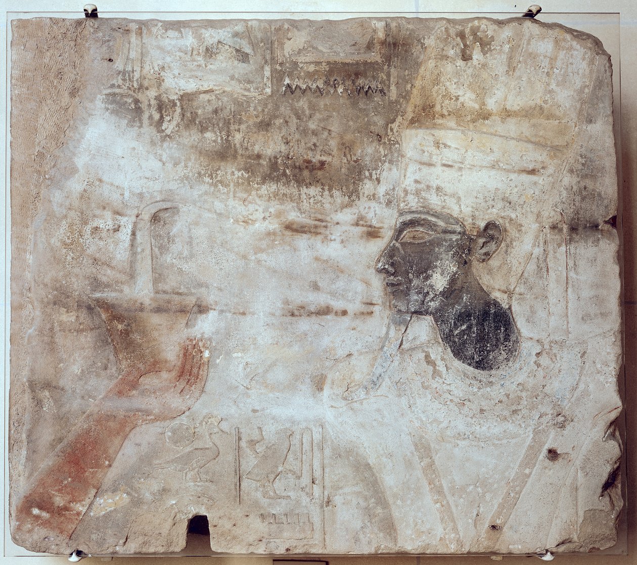 III. Tuthmosis (Kr. e. 1479-1425) tömjént kínál istennek, Amunnak a Satet-templomból, Elephantine-ban, Új Királyságban (festett homokkő) alkotó: Egyptian 18th Dynasty