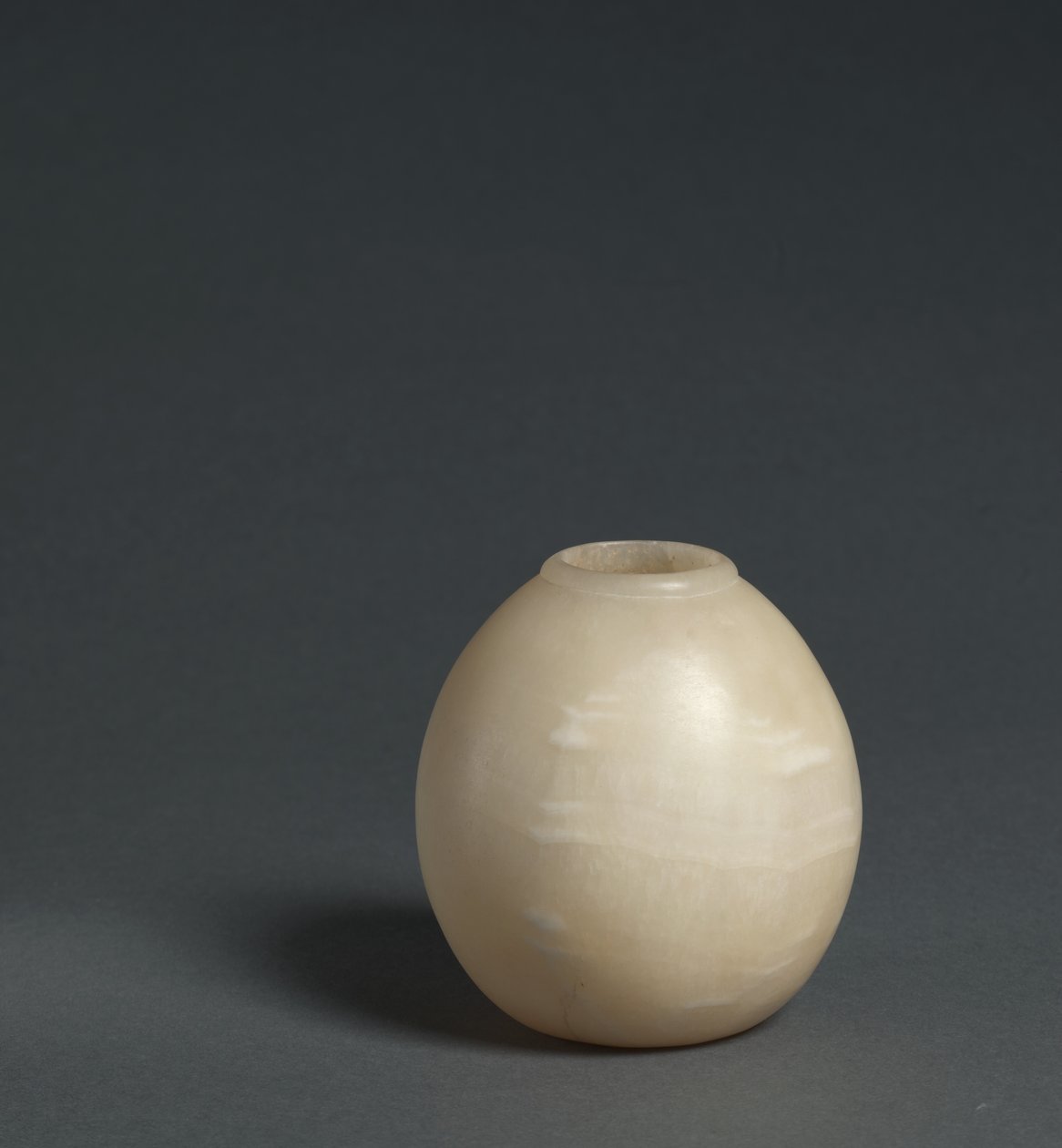 Strucctojás formájú edény, Új Királyság, ie 1540-1296 körül alkotó: Egyptian 18th Dynasty