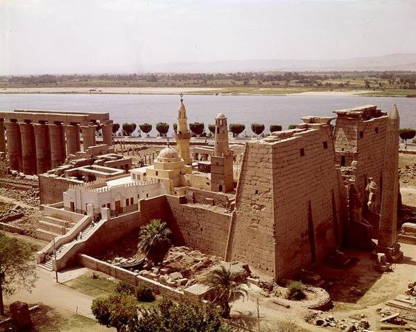 A templom légi felvétele alkotó: Egyptian 19th Dynasty