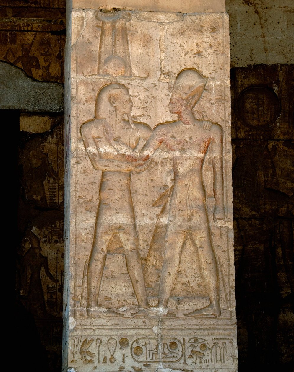 Ókori egyiptomi művészet: Alacsony dombormű I. Sethi (Sety vagy Seti I) templomának oszlopán alkotó: Egyptian 19th Dynasty