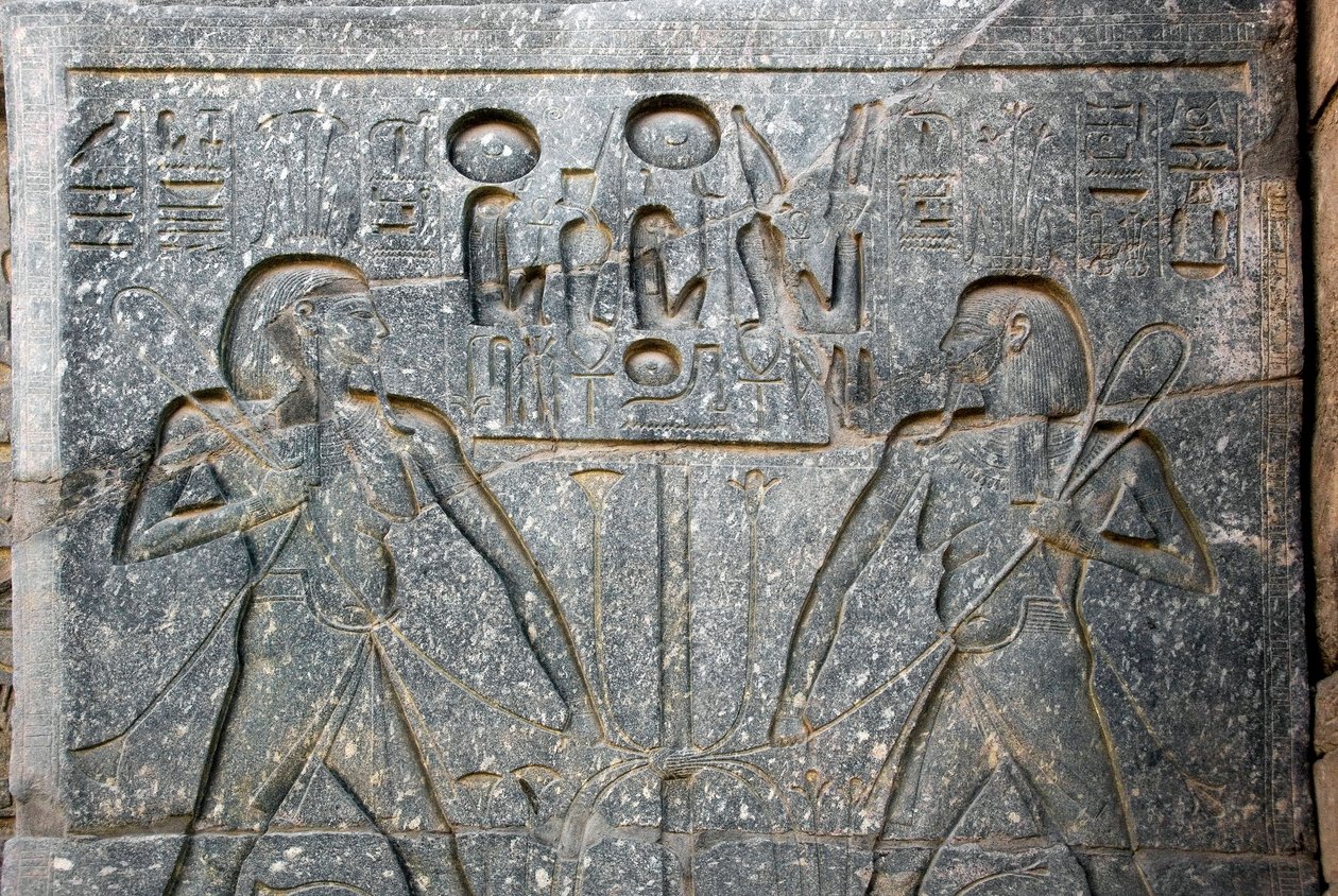 Egyiptomi ókor: II. Ramszesz fáraó (Kr. e. 1292-1186, Felső- és Alsó-Egyiptom egyesülését jelképező) szobrának részlete. Luxor temploma. Kelet-part (Théba), Egyiptom alkotó: Egyptian 19th Dynasty