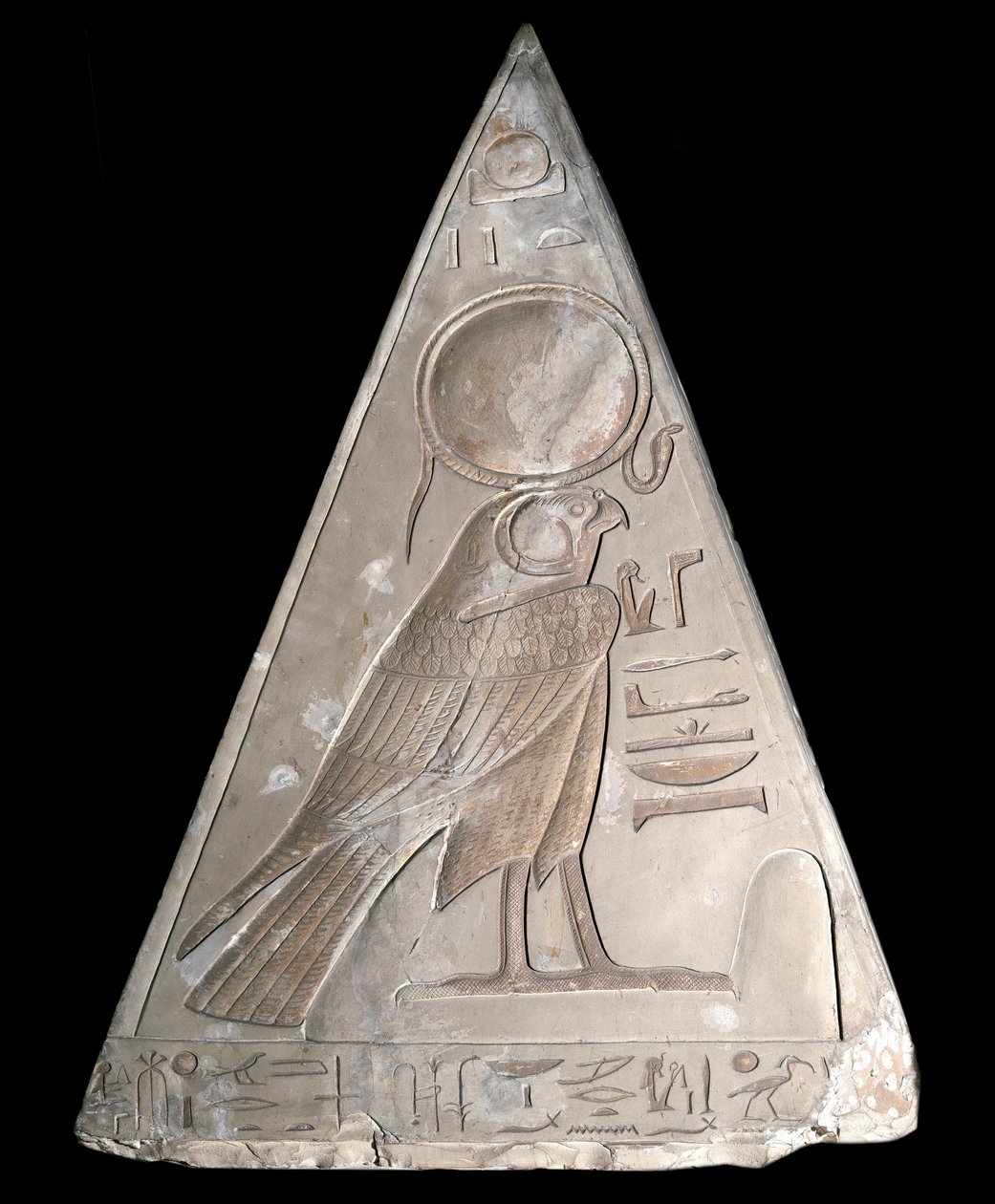 Egyiptomi antikvitás: Ramose kápolna piramis csúcsa decoree Ra-Harakte (Re Harakte) istenit a felkelő nap ábrázolásáról alkotó: Egyptian 19th Dynasty