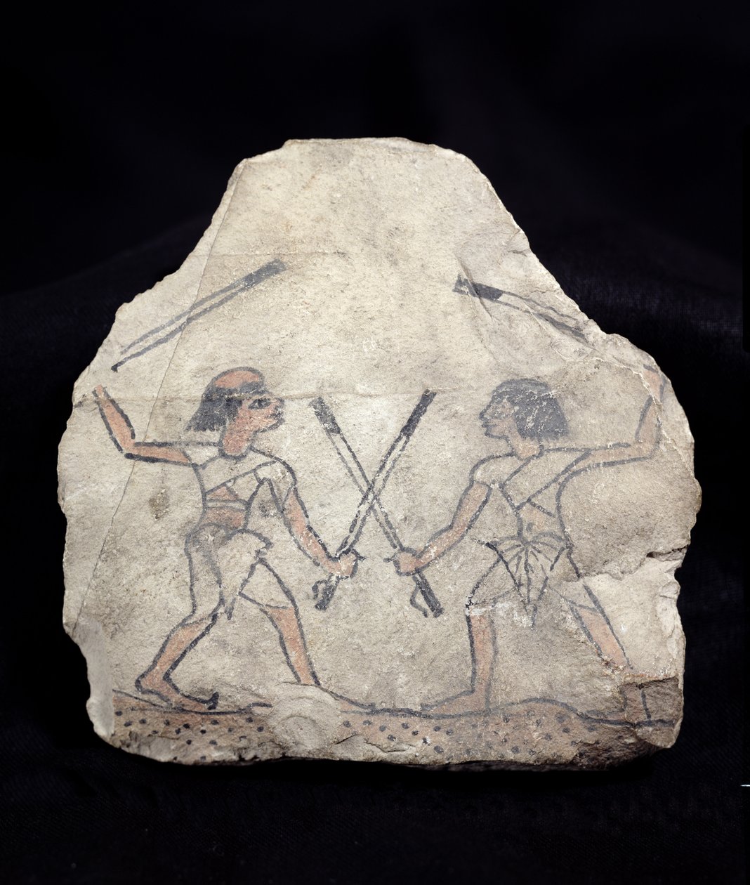 Ostrakon két férfit ábrázol, akik botokkal harcolnak, Deir El-Medinából, Új Királyságból (festett kő) alkotó: Egyptian 19th Dynasty