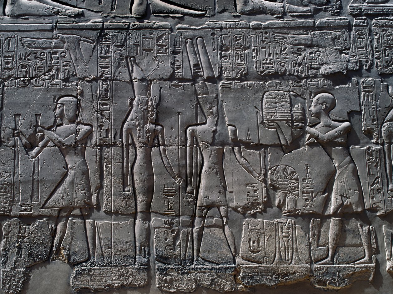 Jelenetek az isteneknek való felajánlásokról, dombormű, a Nagy Hiposztílus-terem belső falai, karnaki templomkomplexum (Unesco Világörökségi Listája). alkotó: Egyptian 19th Dynasty