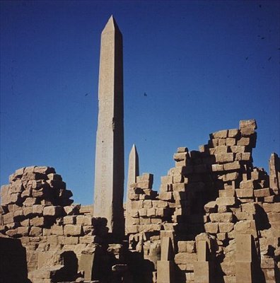 A Nagy Amun-templom központi udvara, Újbirodalom alkotó: Egyptian 19th Dynasty