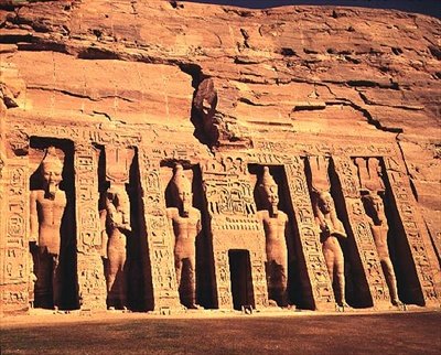 Nefertari királynő temploma, amelyet szintén Hathornak szenteltek, és amelyet Kis Templomnak neveztek, Újbirodalom, alkotó: Egyptian 19th Dynasty